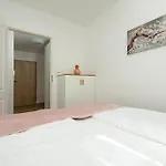 Rentplanet - Podgorze Апартаменты