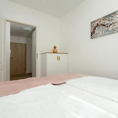 Rentplanet - Podgorze Apartment